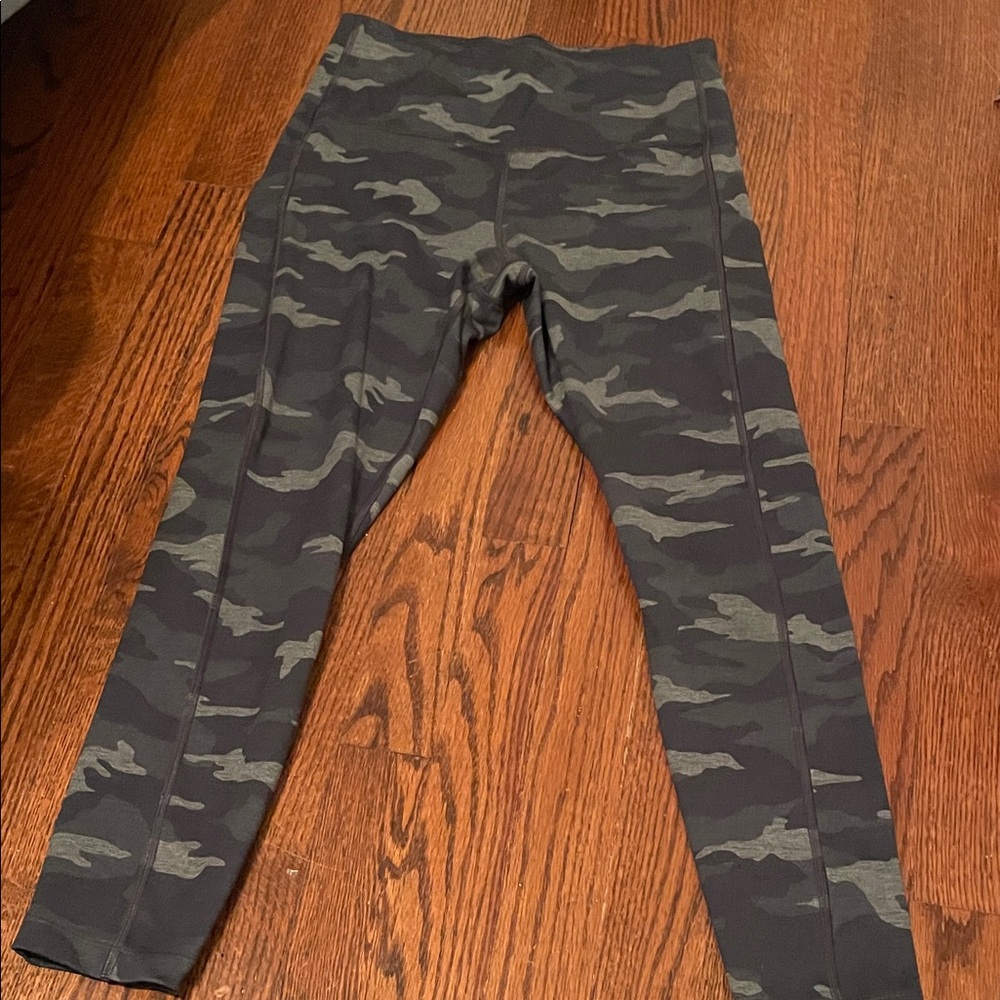 Athleta Kids Camo Leggings - Black and Gray